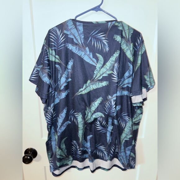 Blue and Green Ruffled Short Sleeve Blouse - Picture 3 of 4
